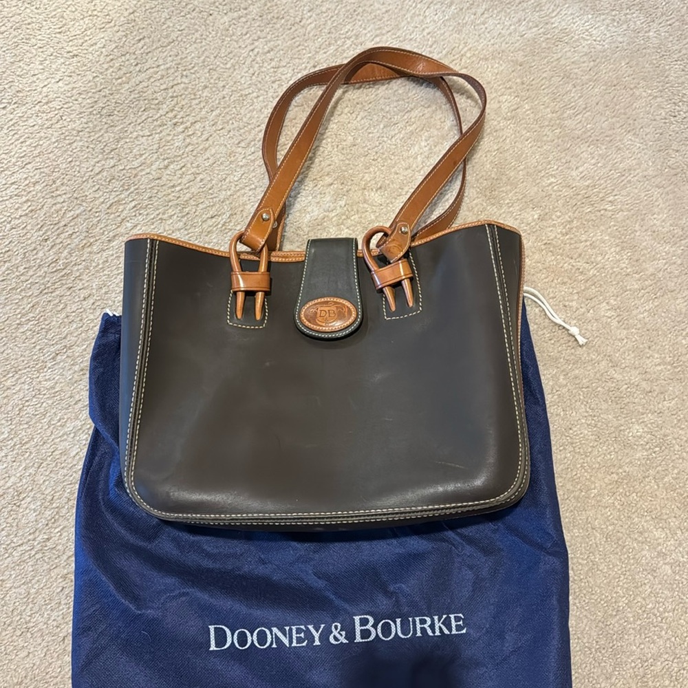 Dooney & Bourke leather tote-good condition
